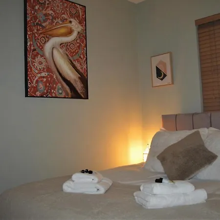 Holiday home Escape 2 Unwind, At The Carinya - Sleeps 6