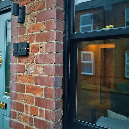 Holiday home Escape 2 Unwind, At The Carinya - Sleeps 6 York